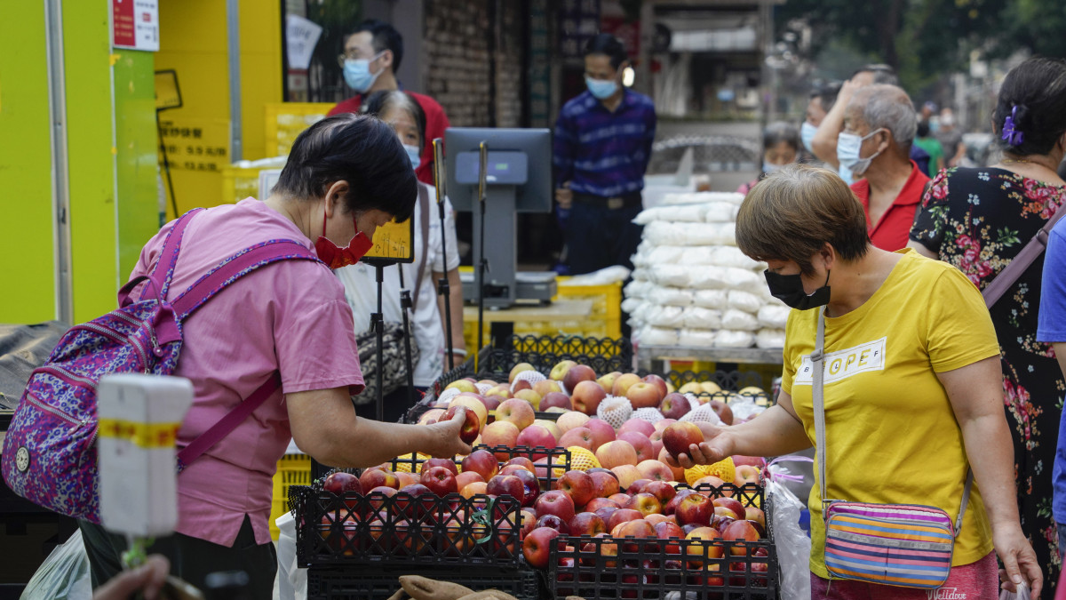 Guangzhou’s retail sales up 3.2 pct in Jan.-Oct.