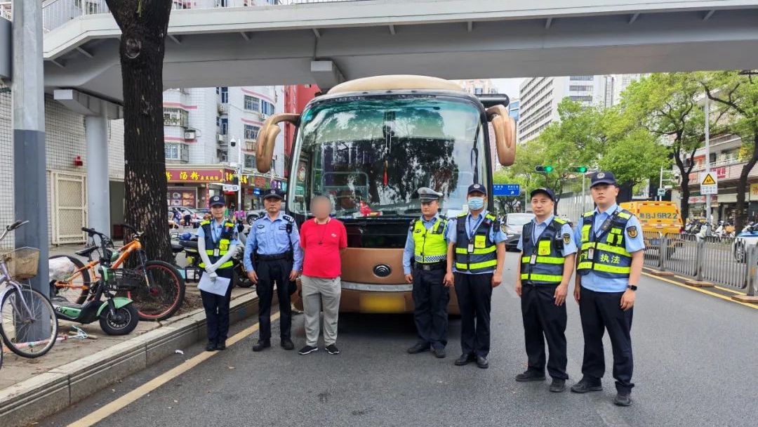 交通交警联合行动，严查此类行为！