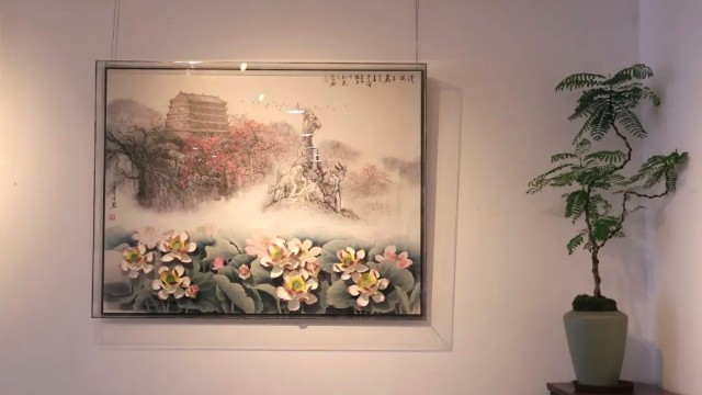 泥火铸莲魂：岭南画家朱永成与中原艺术家皮伟的荷花瓷创作之旅