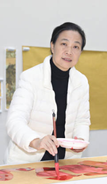 林蓝:从“小我”到“大我”,她用4年描绘中华民族优美史诗 林蓝:从“小我”到“大我”,她用4年描绘中华民族优美史诗