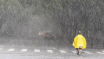 广州各区5日凌晨出现强雷雨局部暴雨 白天降雨将停歇