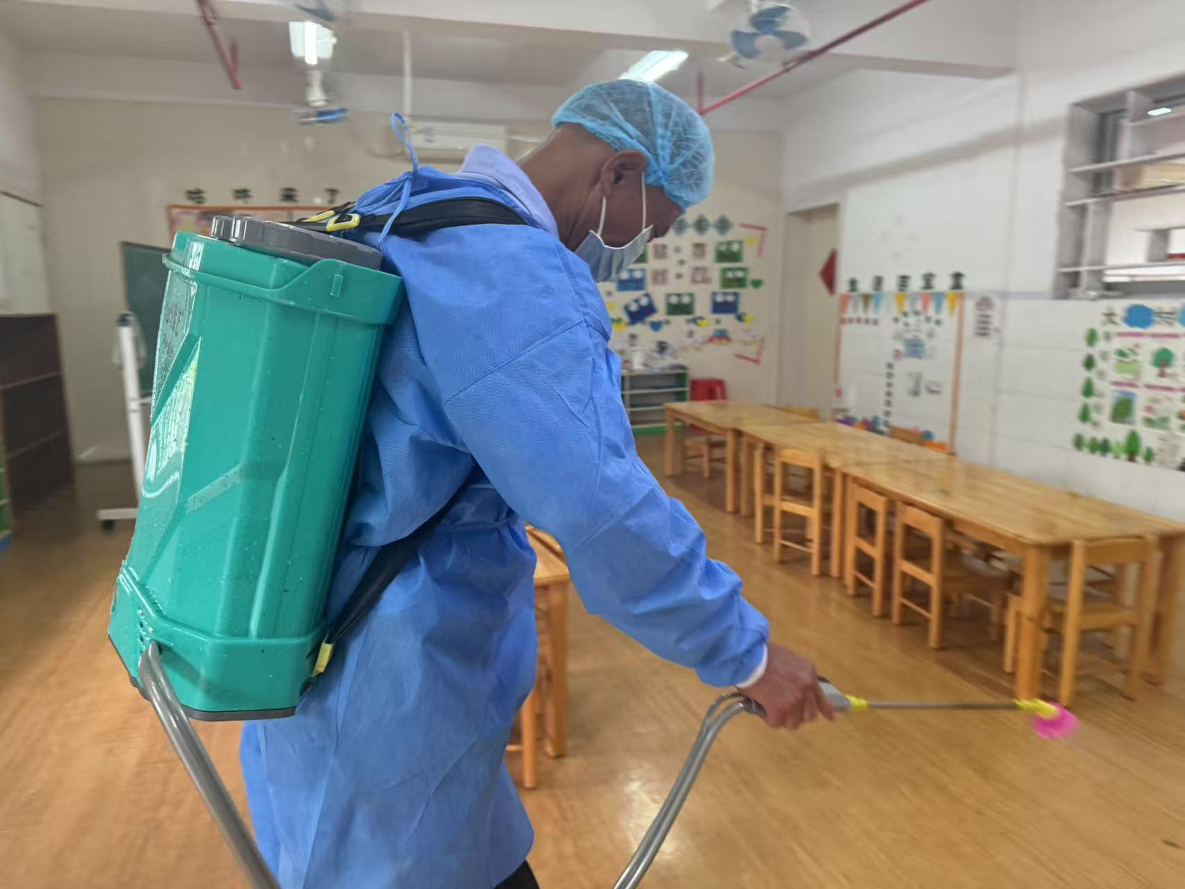 云城区培英云硫幼儿园：筑牢蚊媒防控屏障 守护师生健康安全