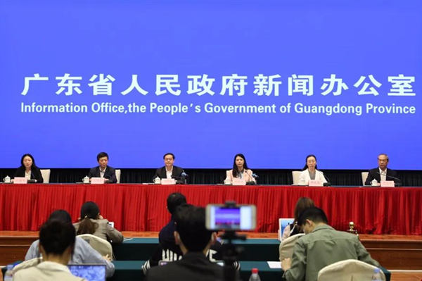Guangdong requires quarantine on arrivals from high-risk regions