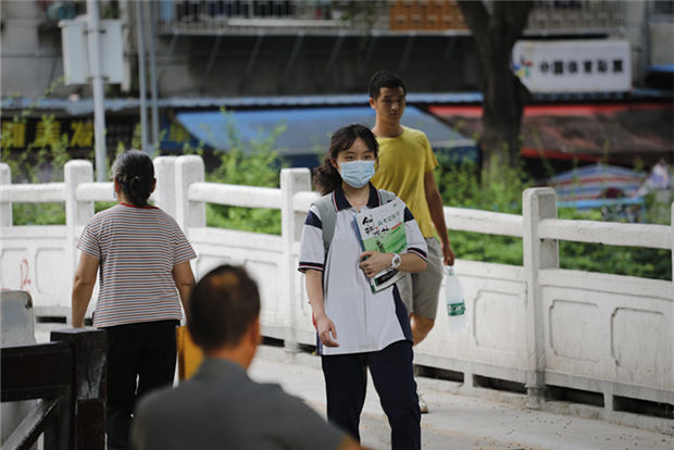 Primary &amp; secondary schools in low-risk areas open on Sept 1