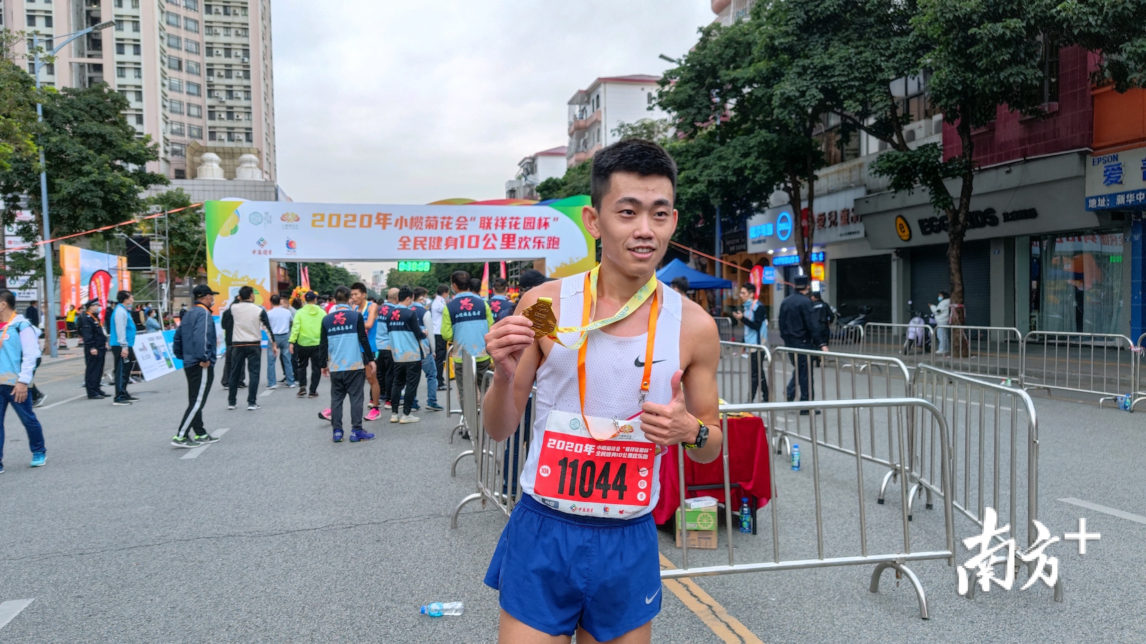 10公里跑男子组冠军孙志强。