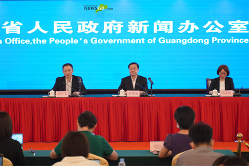 Viral sequences of Lufeng COVID-19 cases are similar with HK