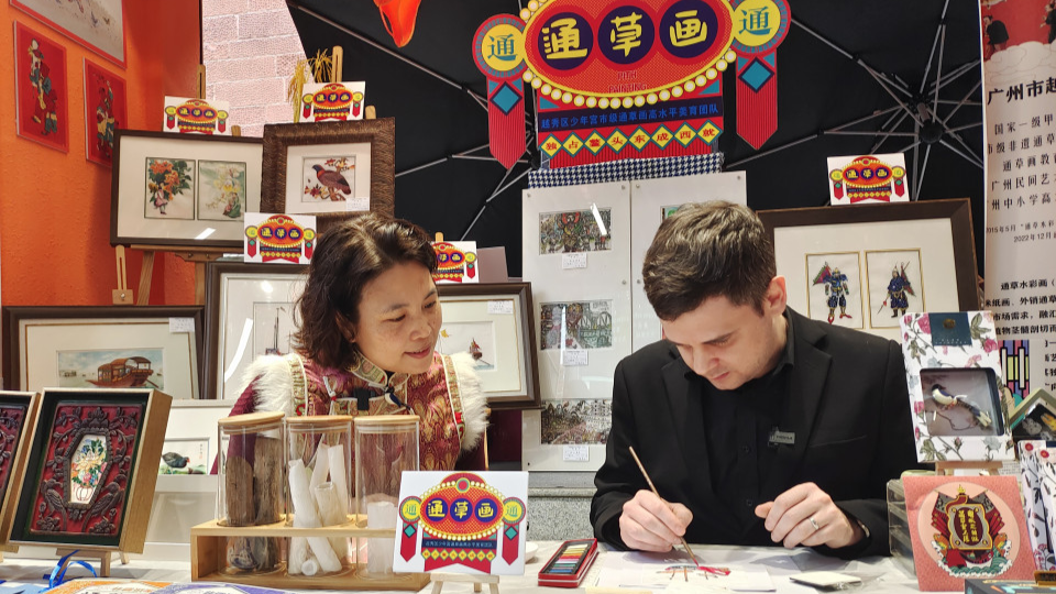 Vlog | Explore Cantonese culture with American expat at Yuexiu Temple Fair