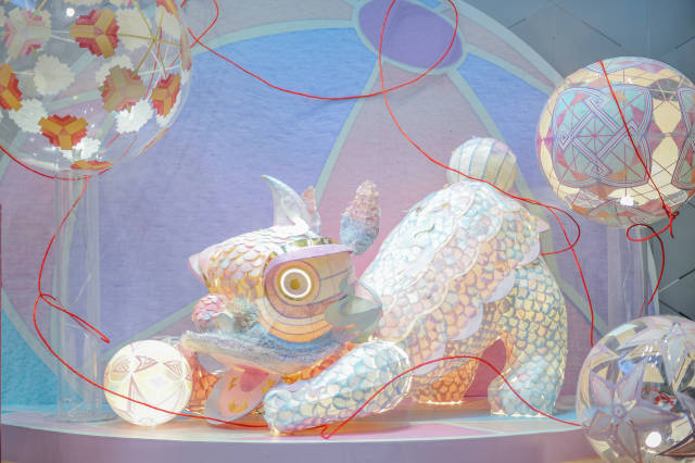 作品《少女南狮》。