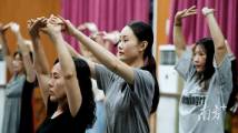今夏广东人流行“文化纳凉” 今夏广东人流行“文化纳凉”