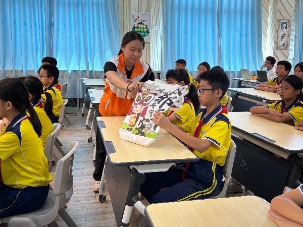 7月2日 01聚锦小学反邪教进校园宣传活动.jpg