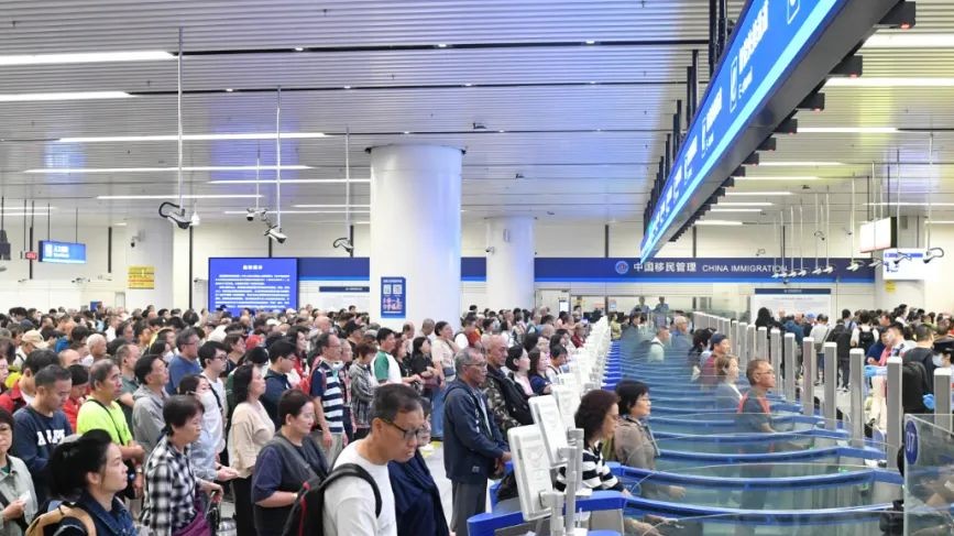 突破2600万人次！莲塘边检年度查验出入境人员超去年全年总量