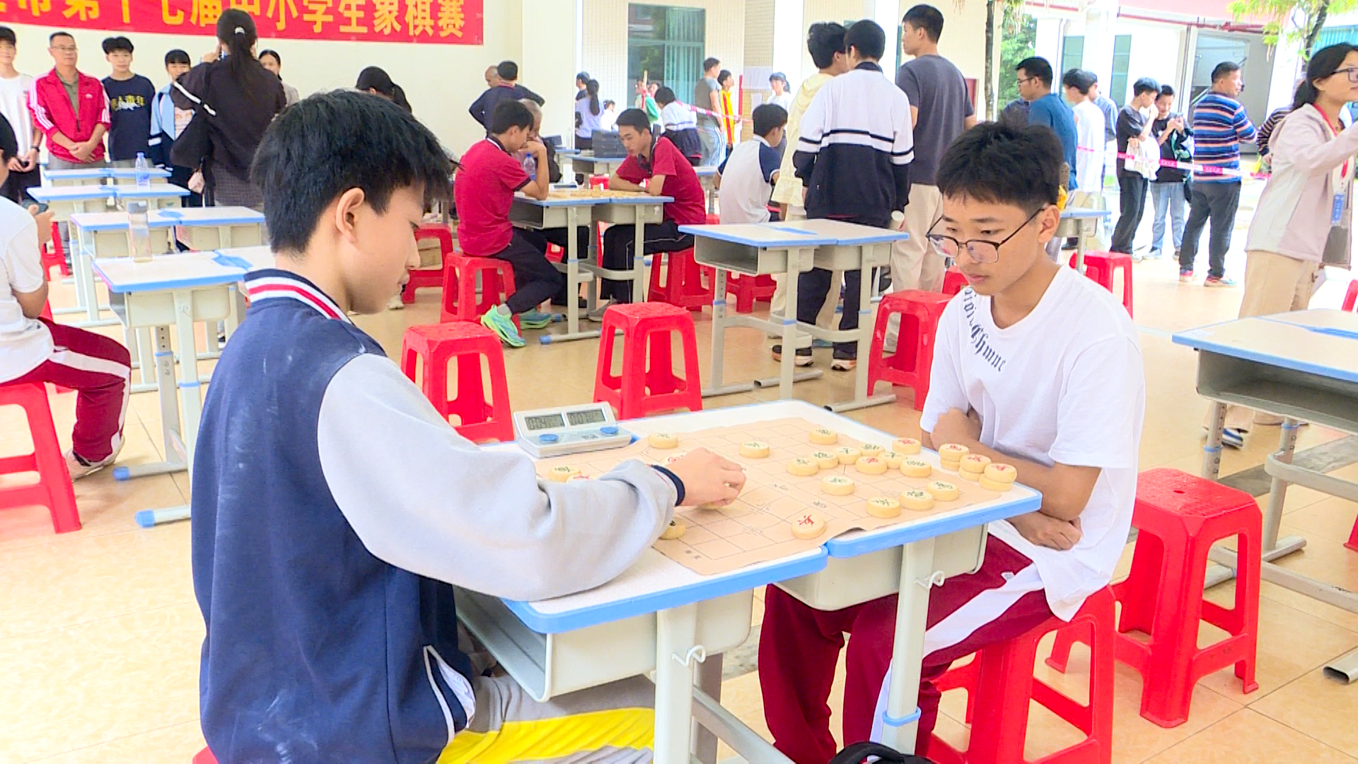 罗定市举行中小学生象棋赛 “奕”彩纷呈 “棋”乐融融