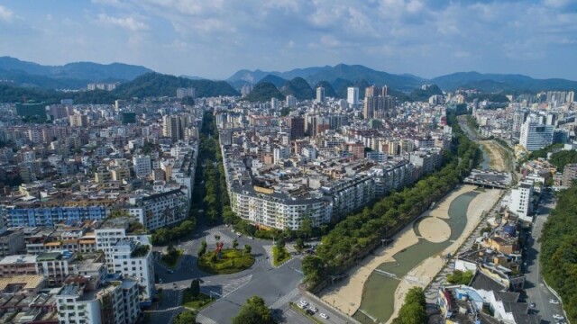 云城区深入实施扩大内需战略