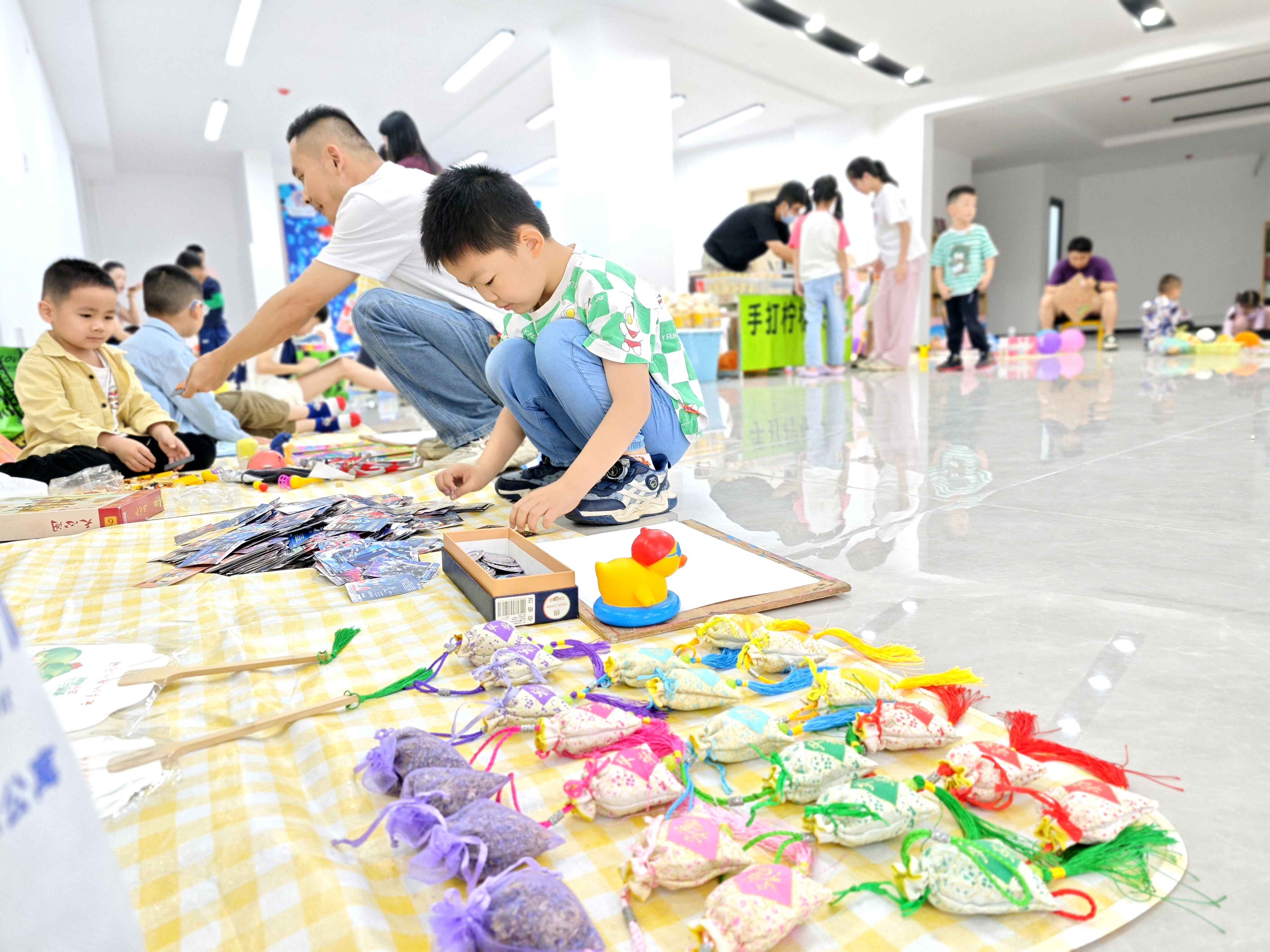 云城区云城街道金山社区：广发“英雄帖” 招募“合伙人”