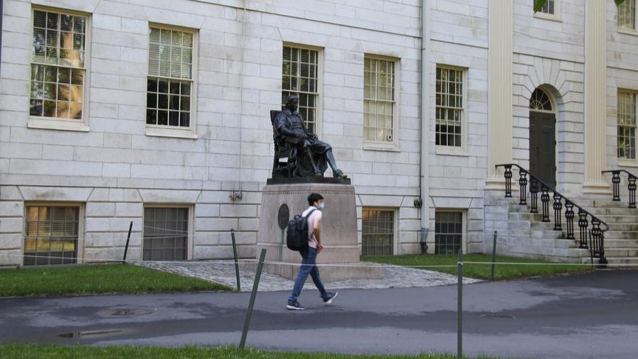Trump admin blocks Harvard from enrolling int'l students