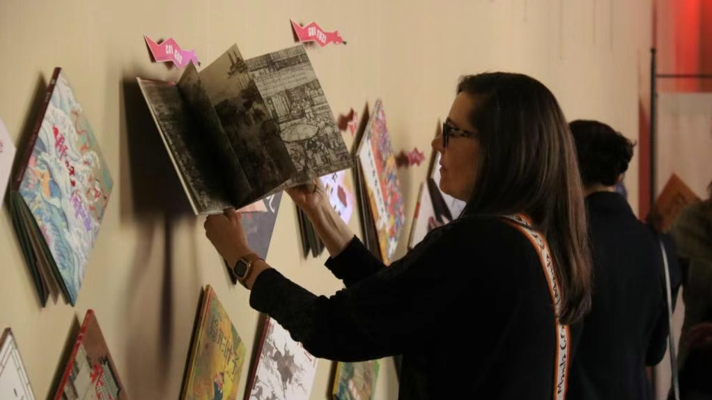 Guangdong publications exhibited at century-old library in Italy