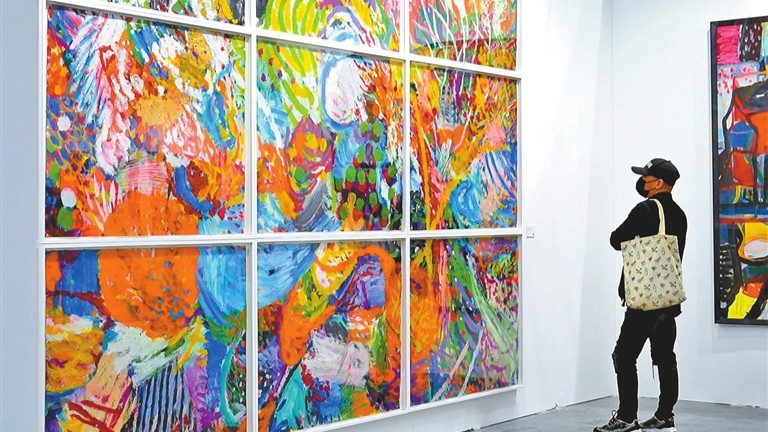 Shenzhen's expo showcases global contemporary art