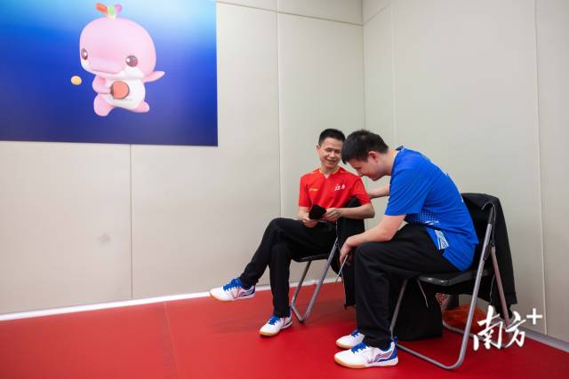 涂枫与队友常常一起训练,也是赛场上的对手。 涂枫与队友常常一起训练,也是赛场上的对手。