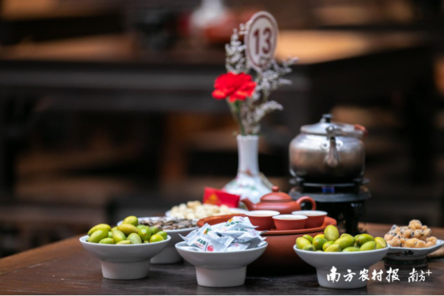 品工夫茶、吃橄榄，已经成为潮州人生活的日常。