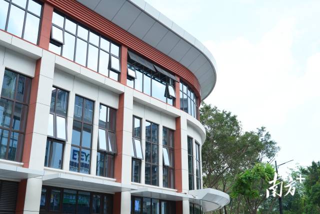 改造后的广东省人民体育场外立面。 