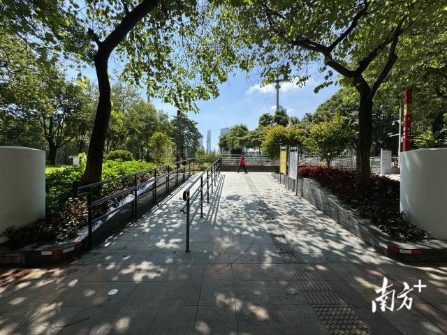 天河体育中心到林和西地铁站B出口的无障碍设计。