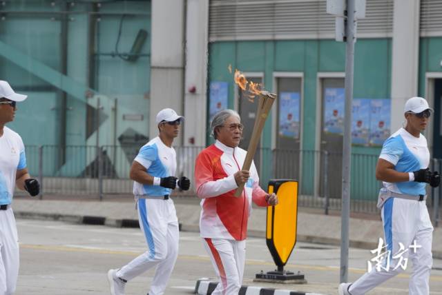 香港金紫荆广场,十五运会火炬传递现场。 香港金紫荆广场,十五运会火炬传递现场。