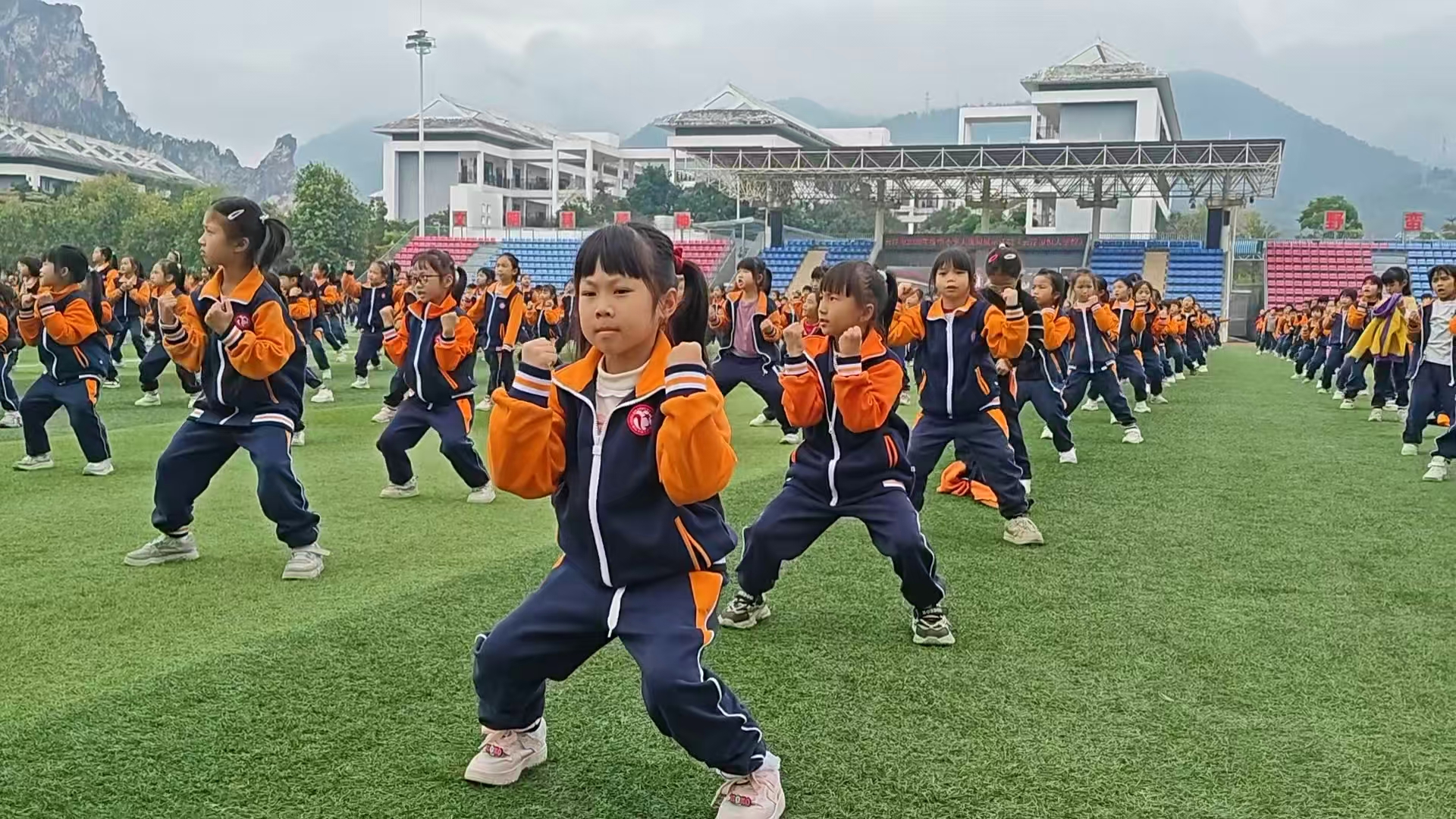 云浮：中小学大课间体育活动展示大赛精彩纷呈