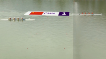 中国队夺得赛艇女子四人单桨无舵手金牌