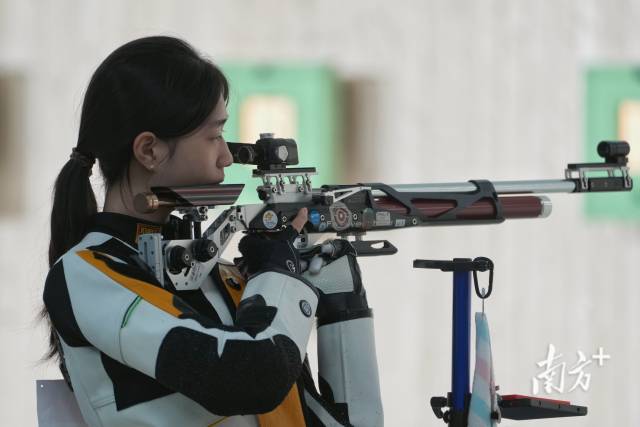 巴黎奥运会冠军黄雨婷。