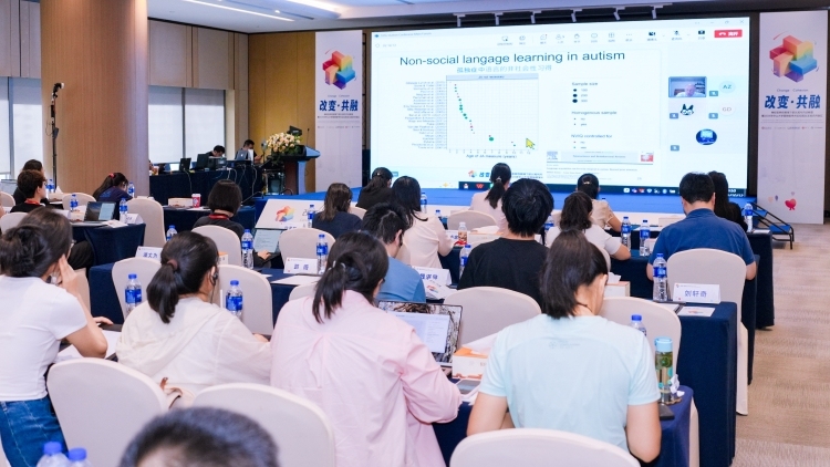 孤独症孩子也能 “乘风破浪”！从懂TA到帮TA，这样做就对了​