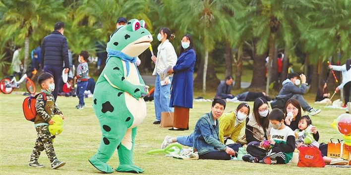 SZ receives 1.23M tourist visits during holiday SZ receives 1.23M tourist visits during holiday