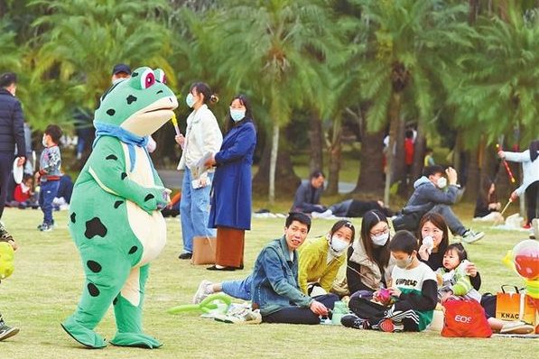 SZ receives 1.23M tourist visits during holiday