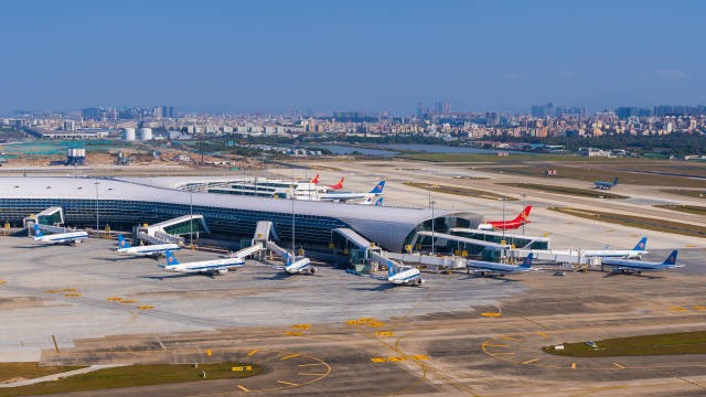 “五一”假期首日 深圳机场口岸出境客流占比近60%