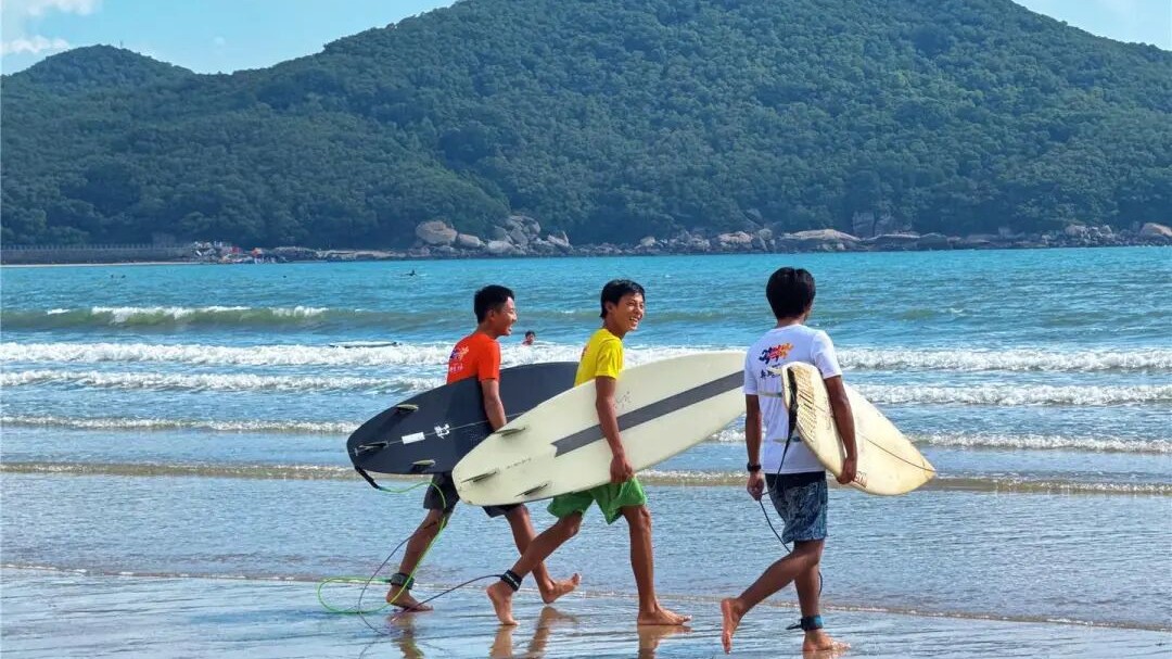 2025 Guangdong Youth Surfing Championships kicks off in Shantou