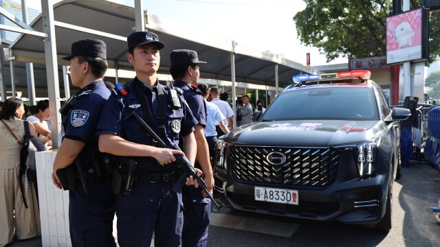 巡逻机器人、警用机械狗出动！广州公安全力护航第138届广交会