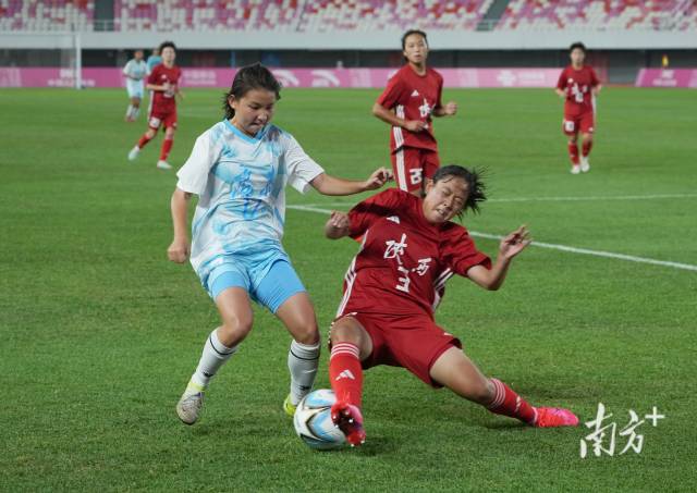 南方+ 姚志豪 拍摄