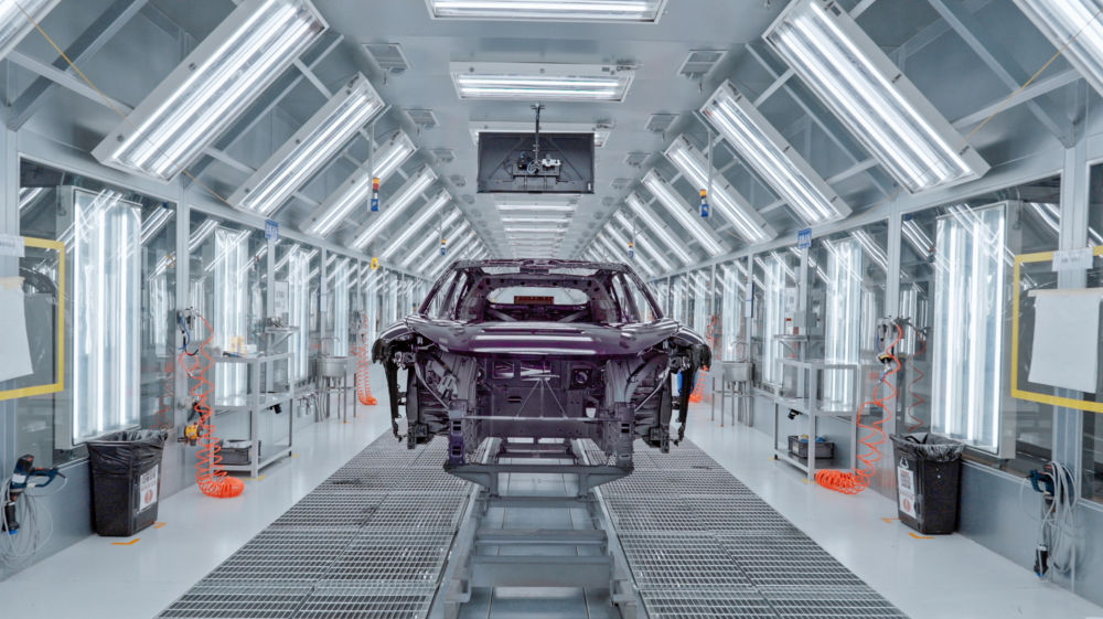 　　这是2025年7月28日在重庆拍摄的阿维塔数智工厂生产车间。新华社记者 陈诚 摄