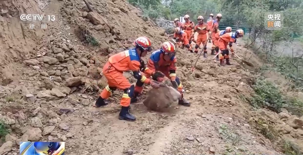 总台记者探访桦林村临时安置点