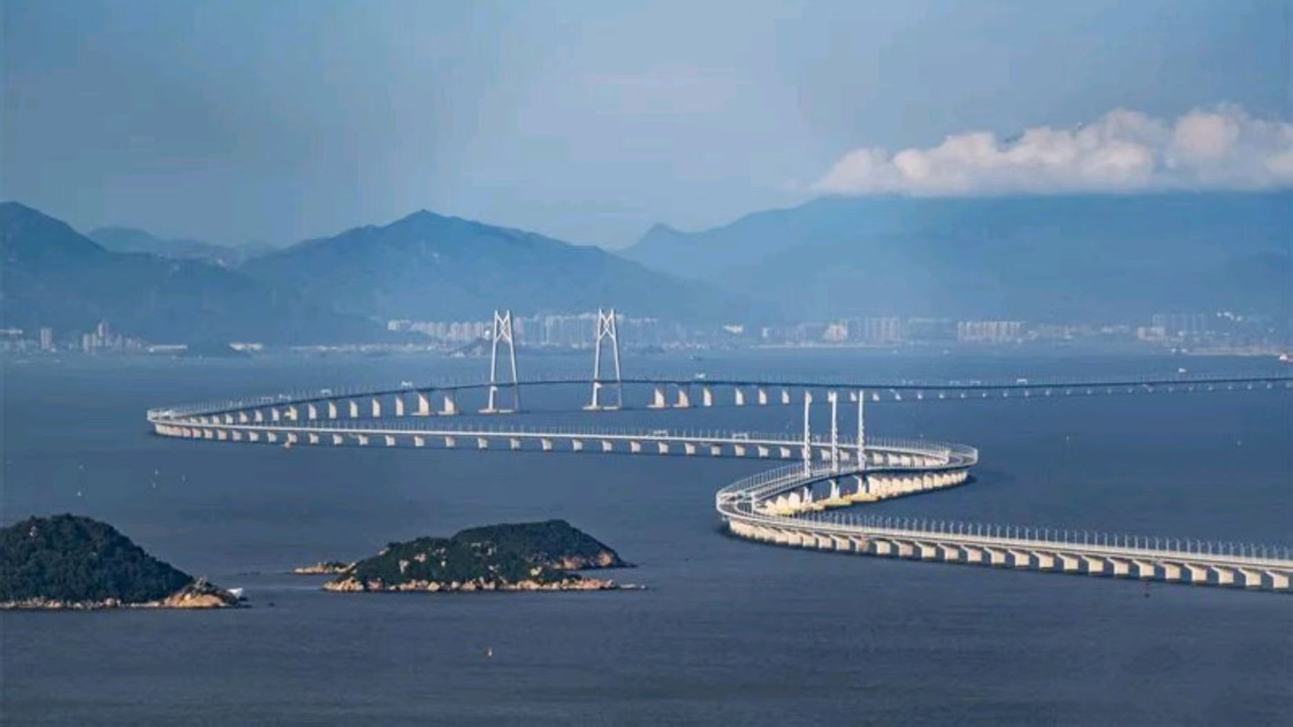 1.017 million people cross the Hong Kong-Zhuhai-Macao Bridge during the Spring Festival