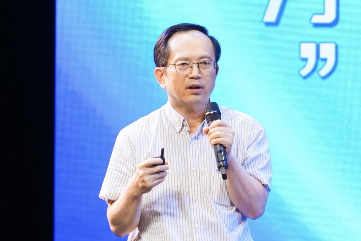 中国工程院院士、中国科学院南海海洋研究所研究员、大赛评委会主任张偲带来“向海图强，青年担当”主题分享。通讯员供图