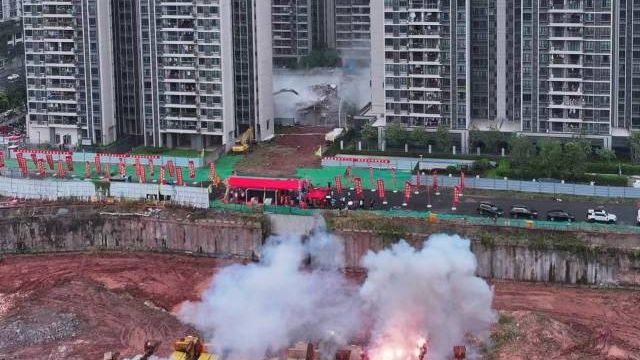 全国首部城中村改造专项地方性法规《广州市城中村改造条例》实施一年多，冼村成为广州城中村改造依法动迁成功实践的第一村