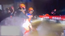 深汕特别合作区民房区遭遇积水,消防成功解救数名被困者 深汕特别合作区民房区遭遇积水,消防成功解救数名被困者