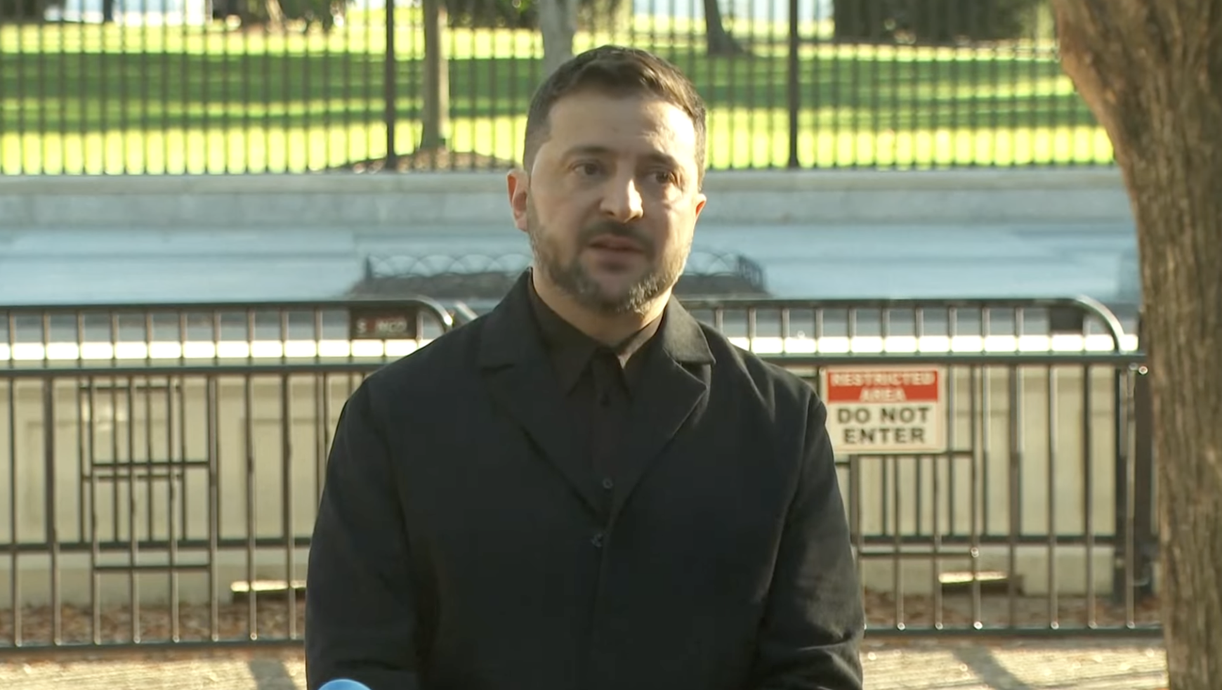 泽连斯基表示准备接受双边或三边会谈，特朗普