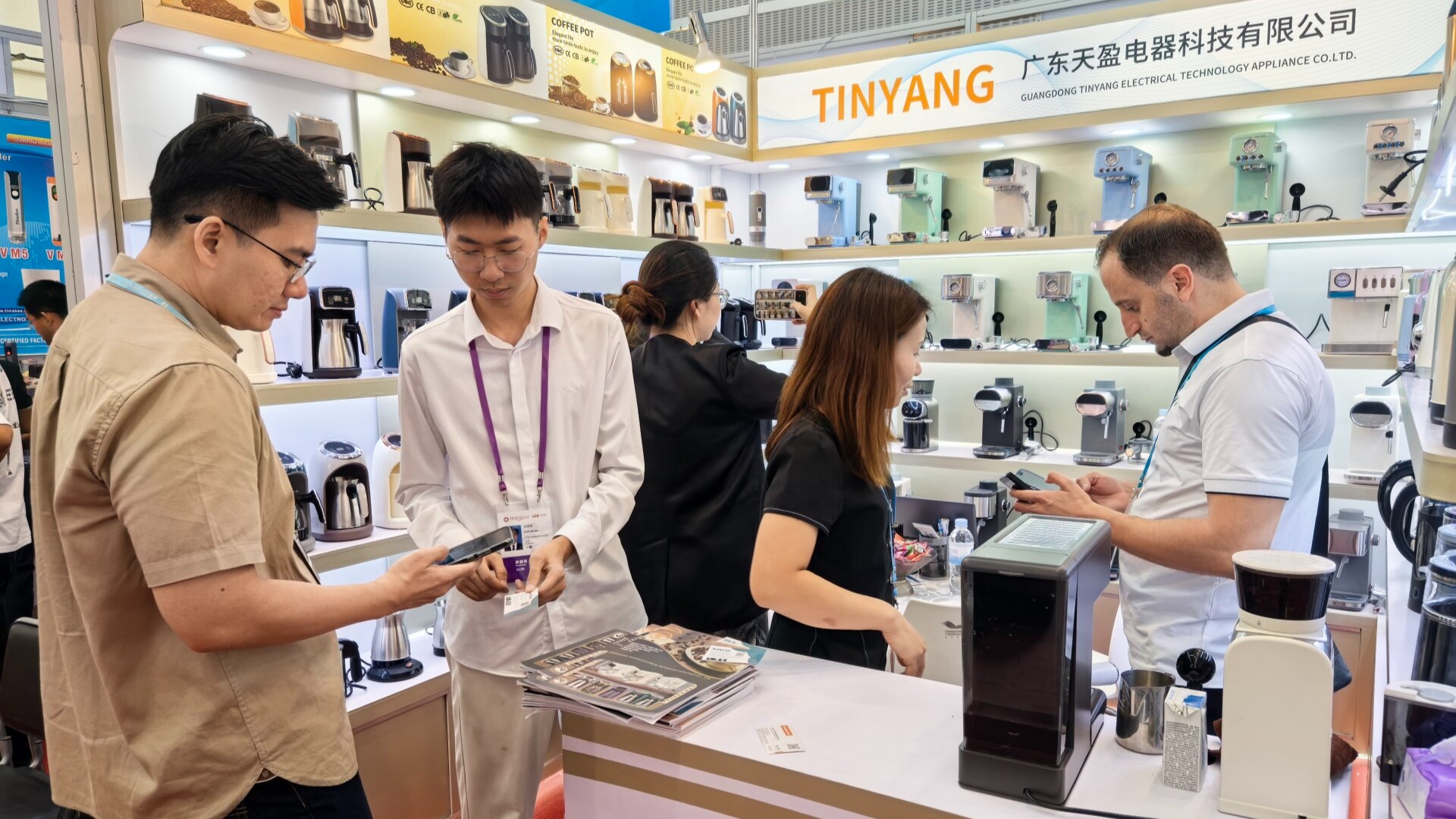 Zhanjiang enterprises' new smart-manufactured products attract global buyers at Canton Fair