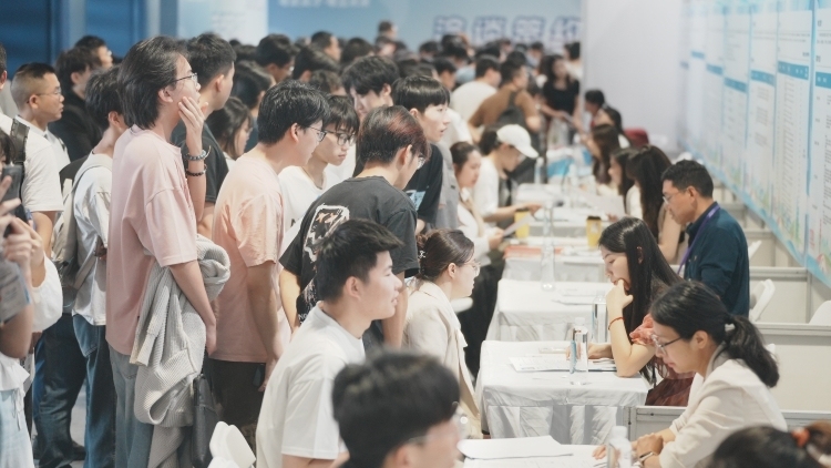 广东教育系统放出一批事业编制岗位，涉及高校中学｜在+求职