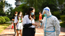 权威人士回应最新版新冠肺炎防控方案五大关切 权威人士回应最新版新冠肺炎防控方案五大关切