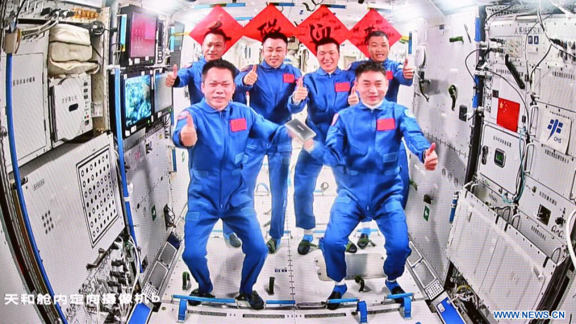 Chine : les astronautes de Shenzhou-18 entrent dans la station spatiale