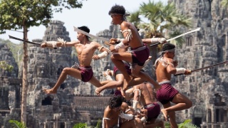 Chinese, Cambodian martial artists make joint performance at famed Angkor