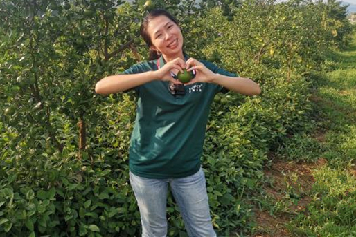 Post-90s farmer dedicated to introducing Deqing Gonggan to the world