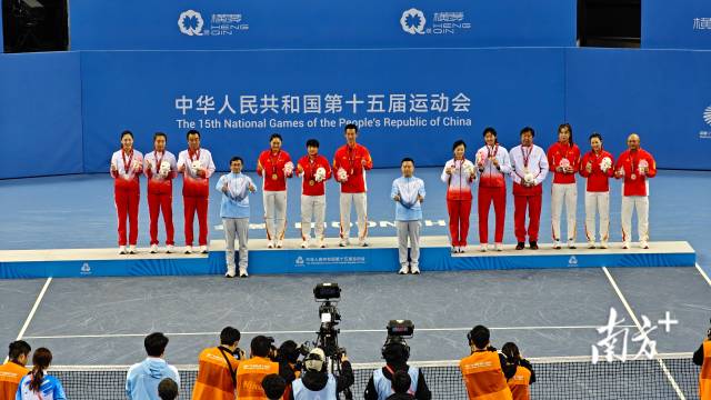 颁奖仪式。 颁奖仪式。